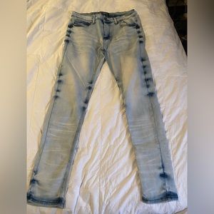 Light wash blue jeans size 32/32